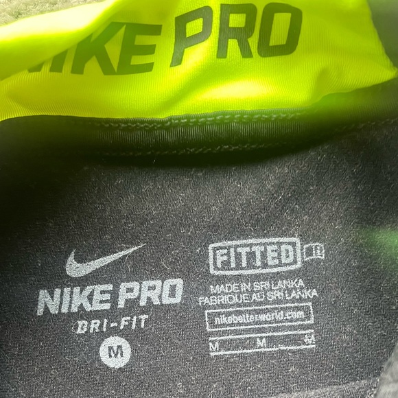 Nike Pro Mockneck long sleeve athletic top. - Picture 3 of 6